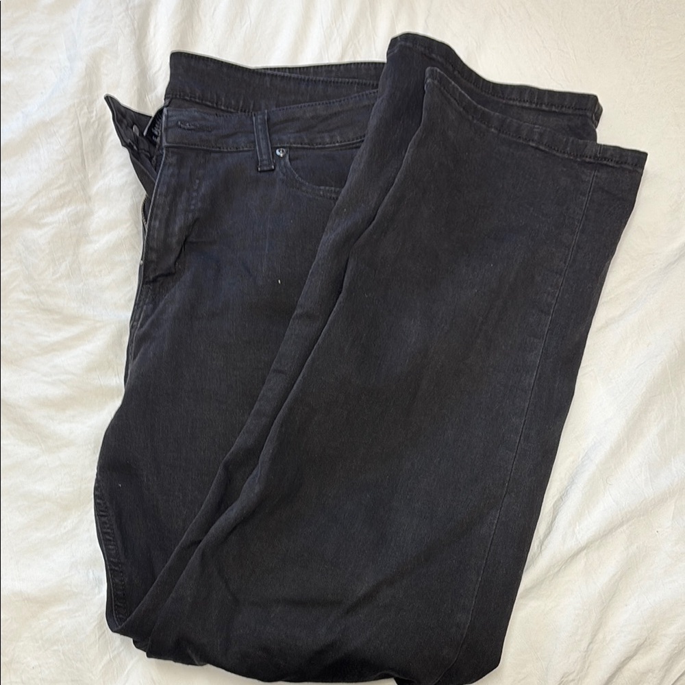 Classic Black Straight-Leg Jeans